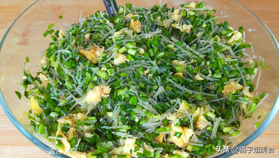 油炸饺子烩着吃,饺子皮油炸酥脆做法