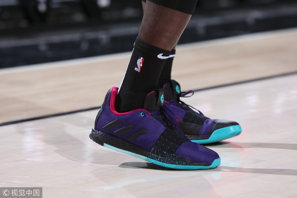 NBA今日球鞋精选：NIKE未来外线头牌“内战”塔克上脚稀有AJ4