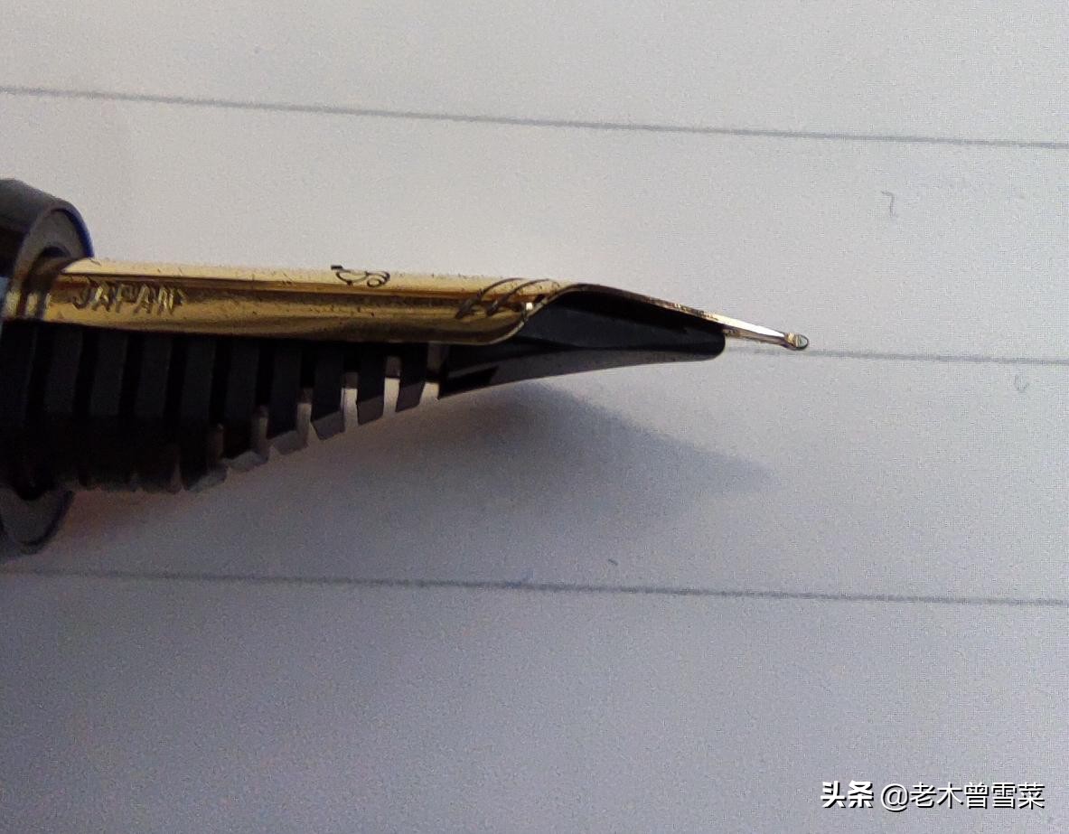 比较细的金尖钢笔,黄色笔尖和金尖钢笔区别