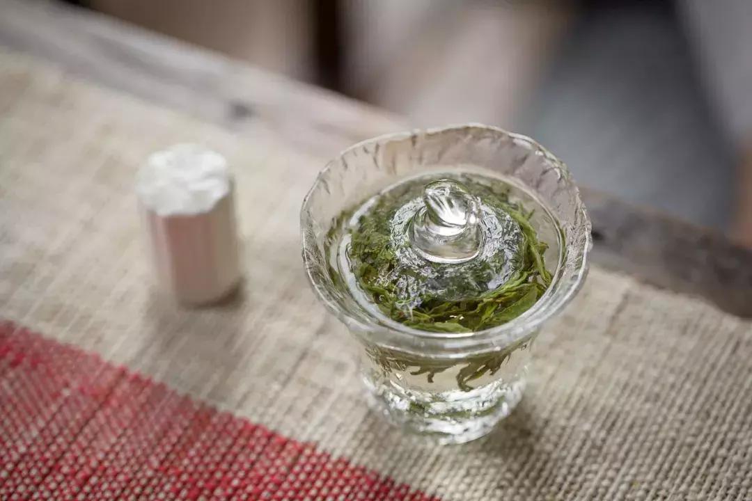 买茶要不要问这是不是新茶,去买茶的时候如何辨别新茶好茶