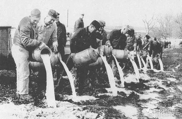 黑天鹅后灰犀牛：倒牛奶到负油价，完美风暴加剧经济滞胀