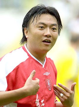 当今足坛最好的十大后卫,中国足坛历史十大前锋排行