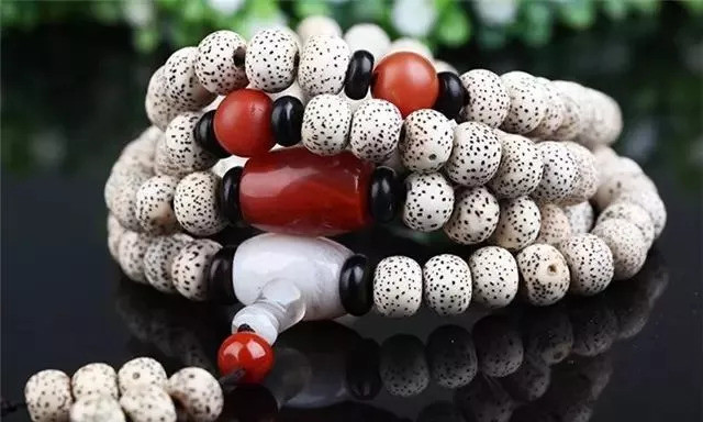 如何搭配适合自己的手串,正确的手串怎么样搭配好看