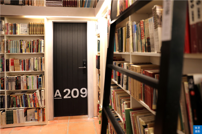 广州荔湾湖公园藏着一个可以睡觉的书店，这家书店再造一个乌托邦