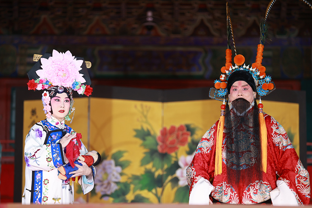 国粹戏腔震惊外国人,具有浓郁国潮风格的非遗跨界融合