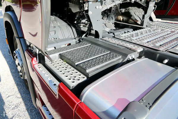 公路之王斯堪尼亚s500,斯堪尼亚s500跑高速视频