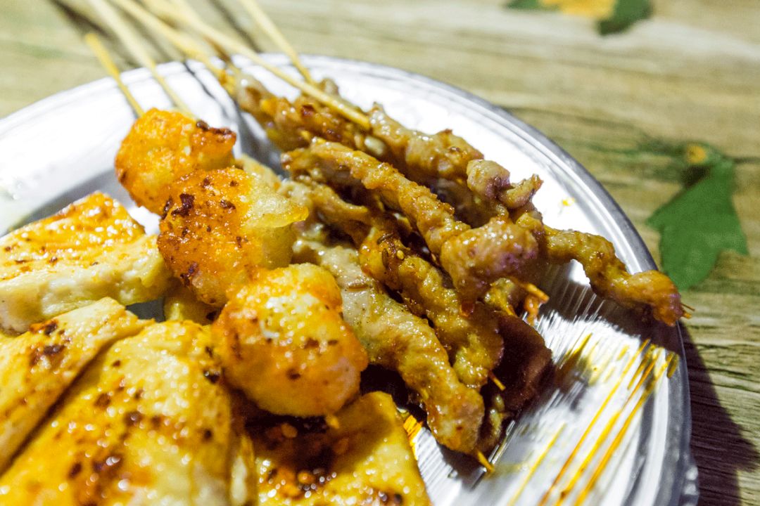 吃完整条恩施街，发现住在青山的才是人生赢家