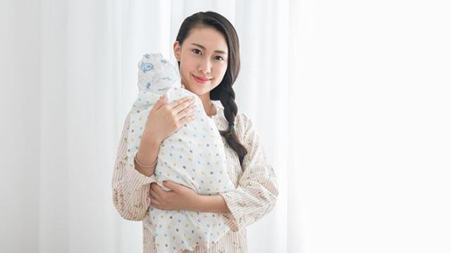 产妇出月子没有奶,产妇生完孩子20天月经还没有干净