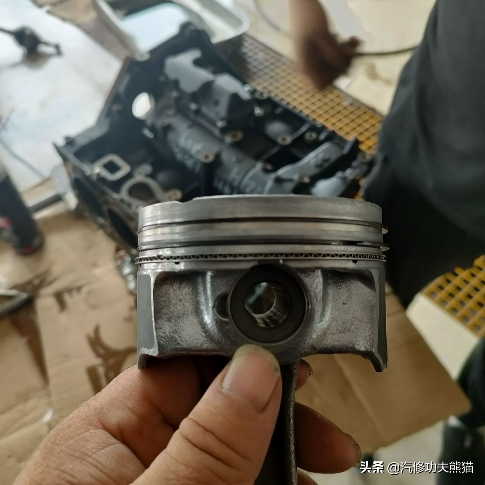 爱车养护烧机油要趁早治理,爱车烧机油