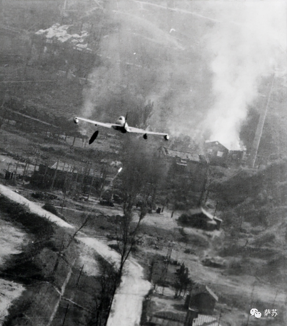 中国摄影师在朝鲜战场：拍纪录片遭美军飞机轰炸，靠这招虎口脱险