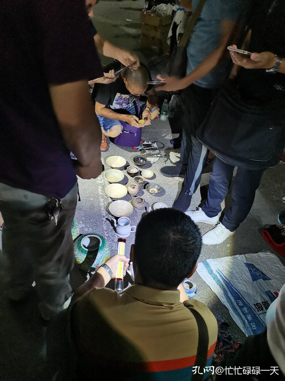 逛凌晨鬼市,凌晨三点的古玩市场