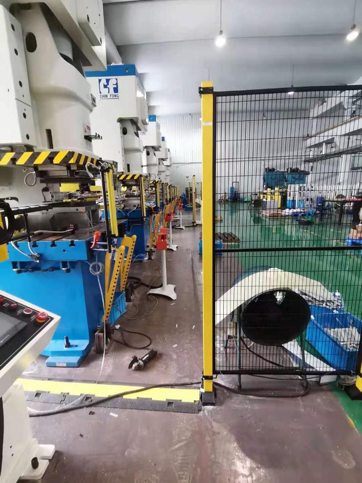 广东高速冲床隔音箱效果,冲床设备隔音罩