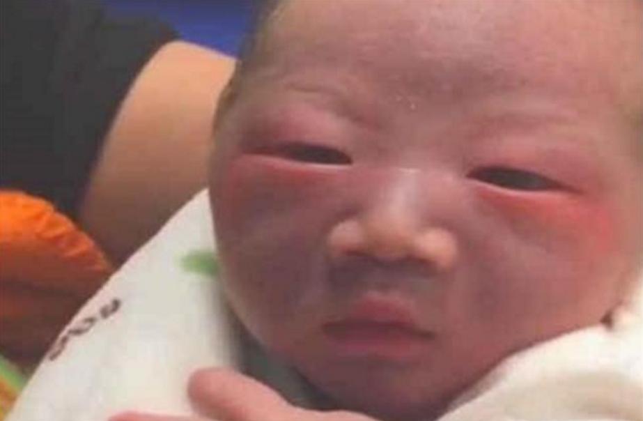 丑娃出生被嫌弃,刚出生的婴儿好丑妈妈嫌弃