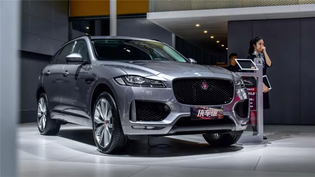 四十多万买捷豹f-pace到底值不值,捷豹f-pace又银色落地
