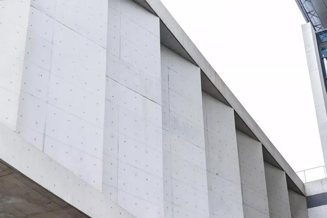 深圳翻身地铁成网红打卡地,深圳网红打卡地点富士康光明小镇