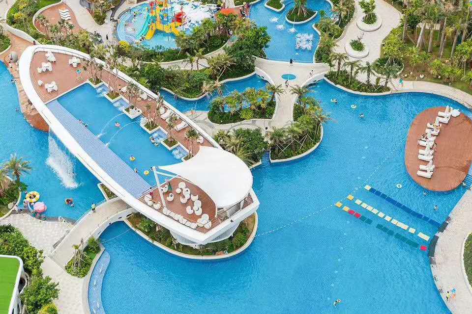 30平方米超大泳池,2000平无边泳池