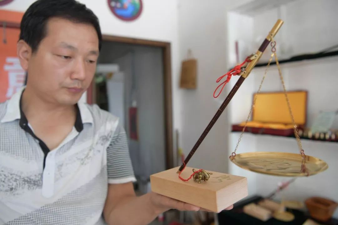 传承木杆秤非遗文化,秦镇杨氏木杆秤制作技艺