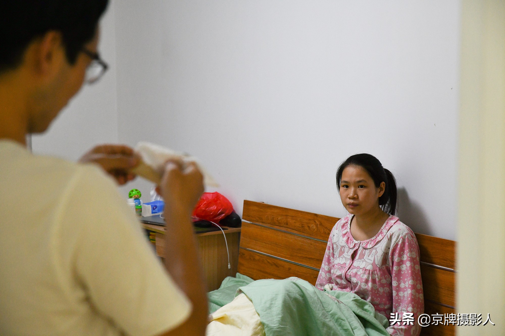 女子瞒丈夫怀孕21周遭引产，丈夫：“一个垂危，再一个咋养？”