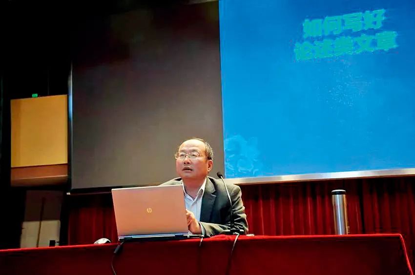 浙江高考满分作文当事人,高考满分作文阅卷老师50个字