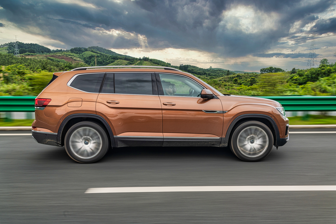 试驾|全新途昂家族内饰终于改变,给躺平青年打个样儿