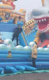 吃火锅搞笑瞬间,吃火锅搞笑图蘑菇头