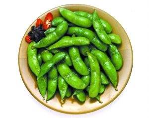 去上海迪士尼，一定要保护好你的水煮毛豆当心被翻走哟