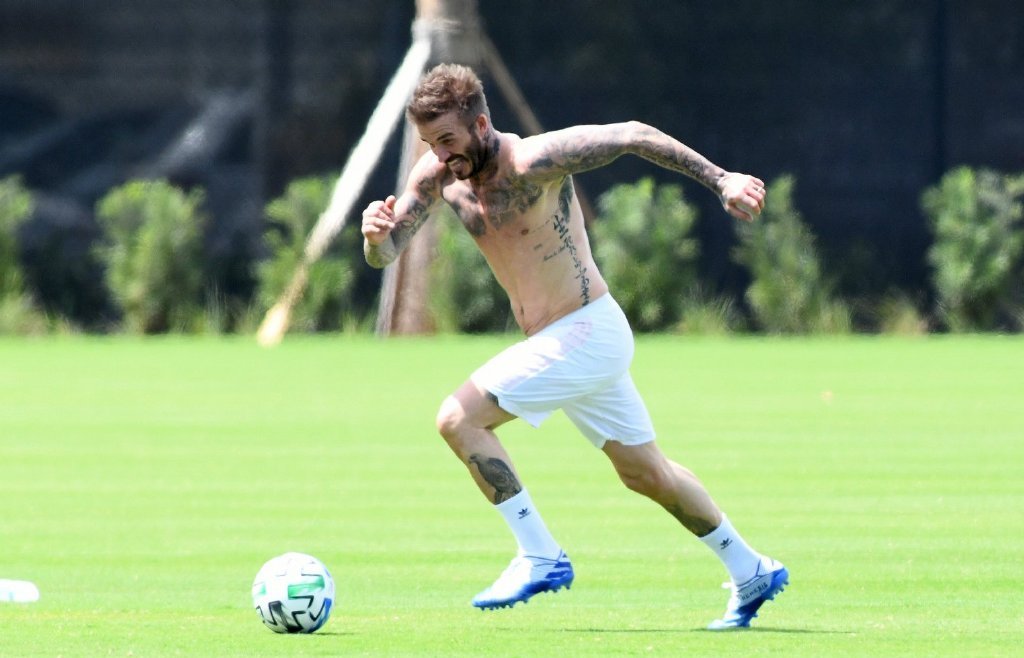 贝克汉姆55分身材,贝克汉姆三儿子克鲁兹肌肉