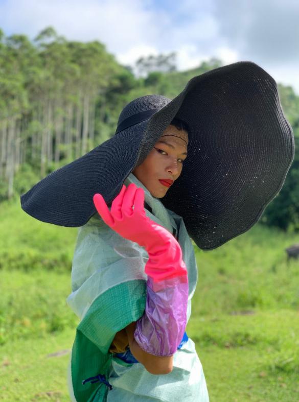 被国人嘲讽，却在国外封神！农村小伙成国际超模，打脸所有嘲笑者