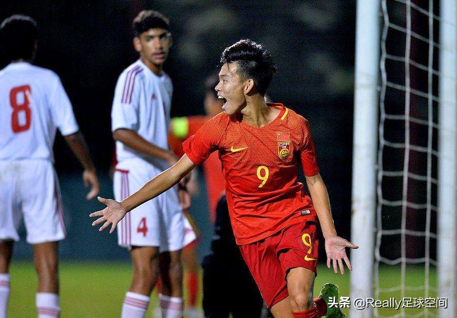 何小柯国青队长,国青队长何小珂图片