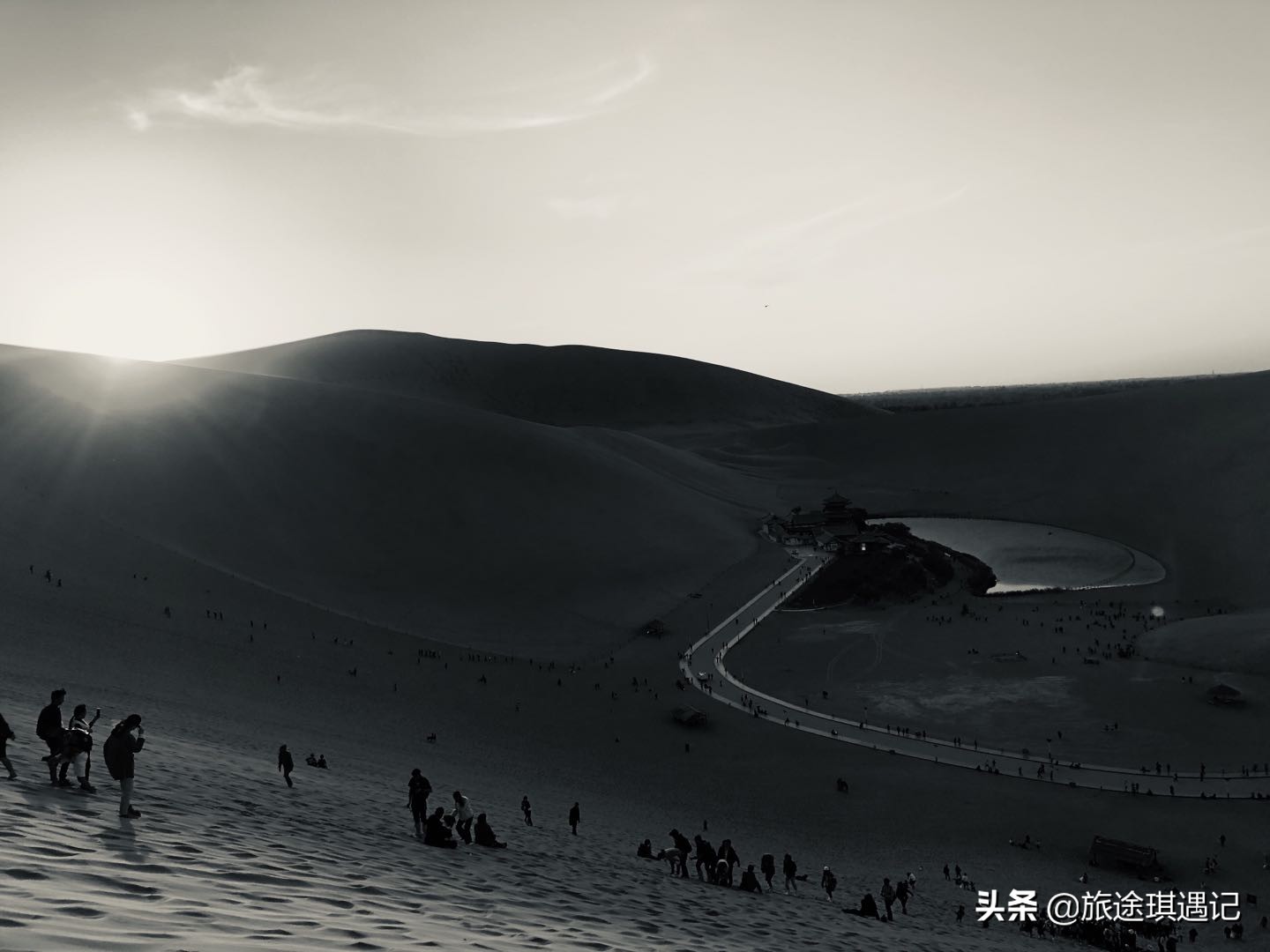 玩遍新疆需要用多少钱多少天,鸣沙山月牙泉游玩项目价格表