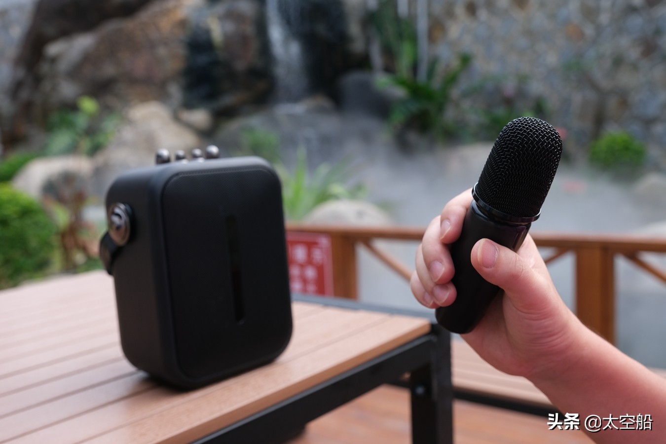 艾特铭客m18和a90哪个好,艾特铭客m18蓝牙k歌音响