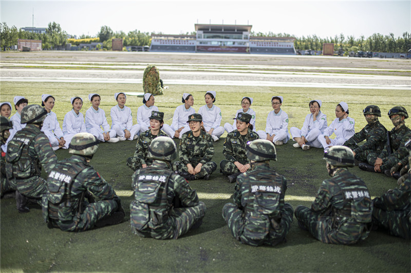 中国战地救护训练,军医处理伤口练习