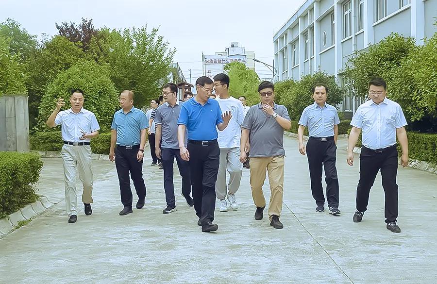 风润智能装备股份公司和秦洋长生酒业达成深度合作