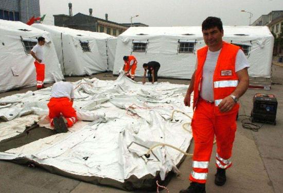 中国援助日本的物资上写的诗句,中国援助日本的诗词