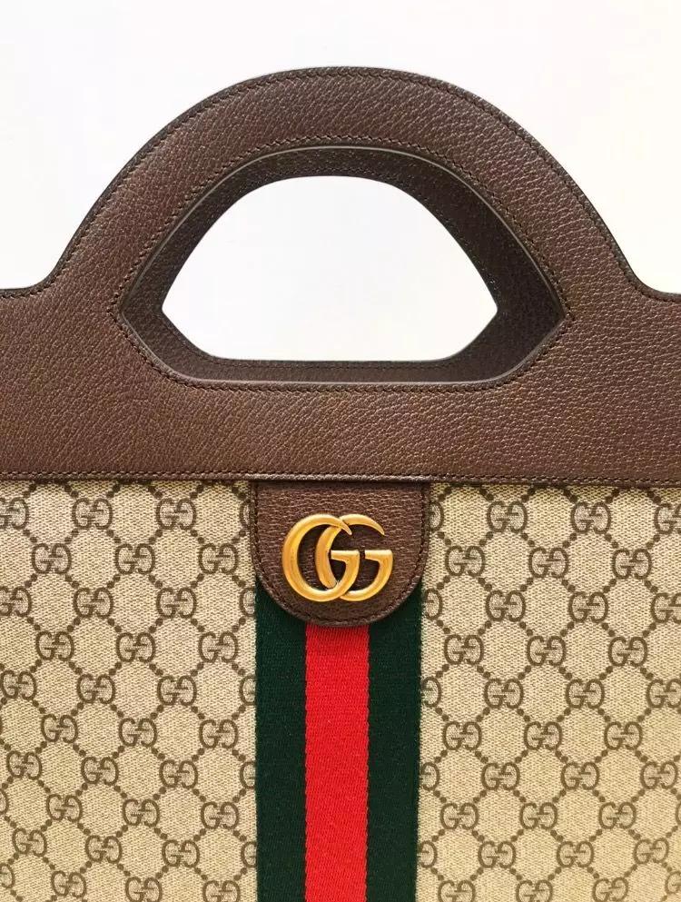 娜扎穿衣搭包包,30多个包包