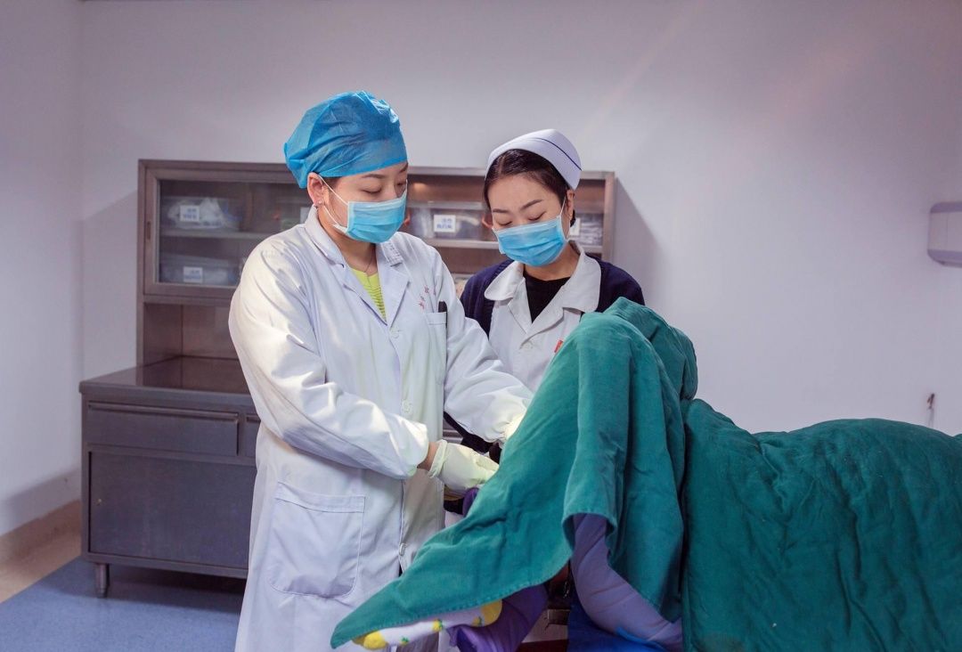 能生双胞胎的女人是双子宫吗,生双胞胎的女人是双子宫吗