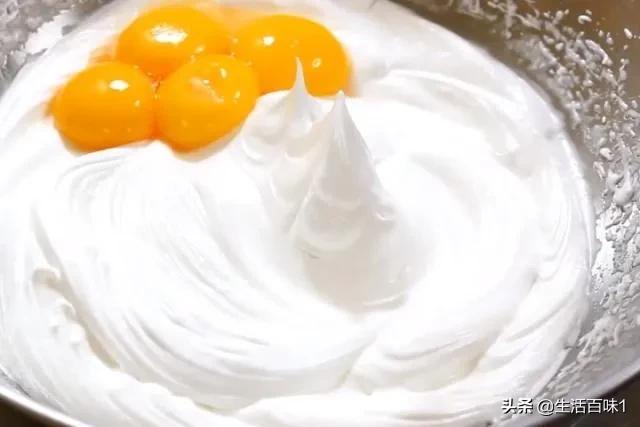 6个鸡蛋做电饭锅蛋糕放多少面粉,电饭锅做蛋糕牛奶面粉鸡蛋的比例