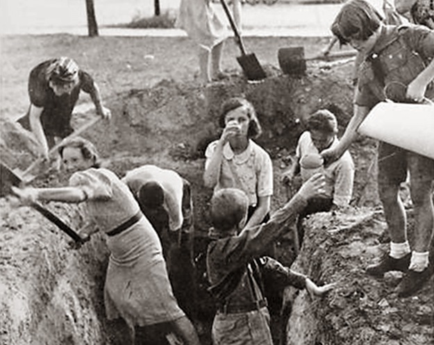 直面困苦，永不言弃！在首届奥斯威辛黑拳赛中夺冠的波兰拳王