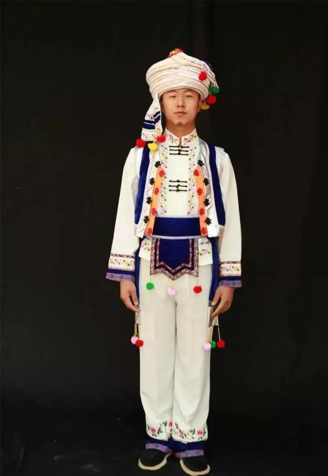 云南少数民族服饰图片,最好看的云南民族服饰