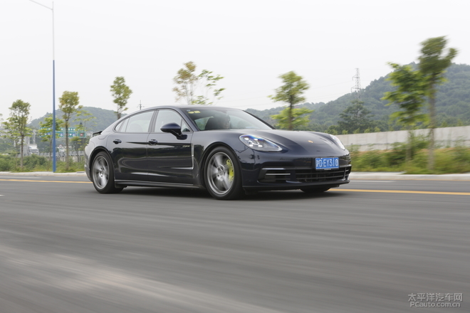 保时捷panamera混动深度测试 (全新保时捷panamera4s 2.9t试驾感受)