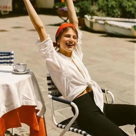 丝巾的100种系法,90x90方形丝巾的系法慢动作视频