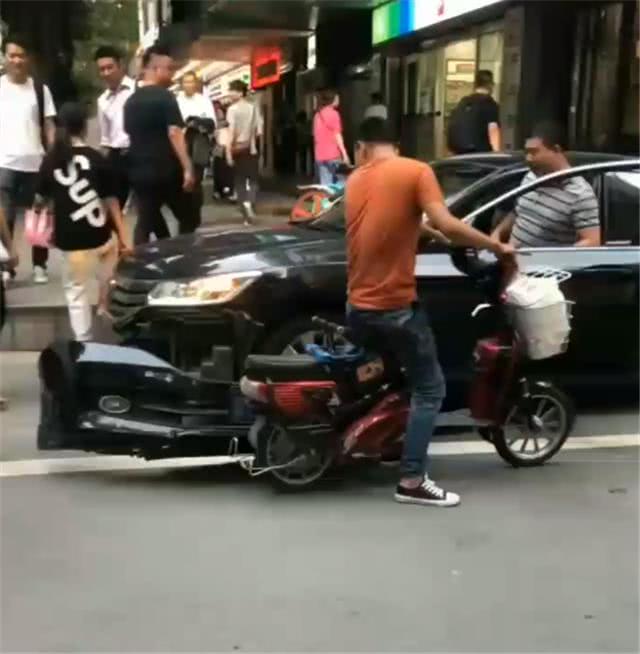 日系车被撞惨状,日系车被撞事件案例图