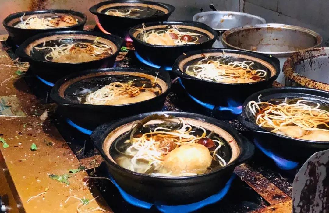 南京夜宵美食推荐必吃,南京三条巷宵夜雪菜肉丝面