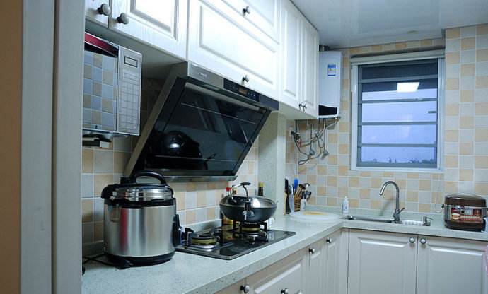 顶吸或侧吸的油烟机哪种好,侧吸和顶吸油烟机哪种好用