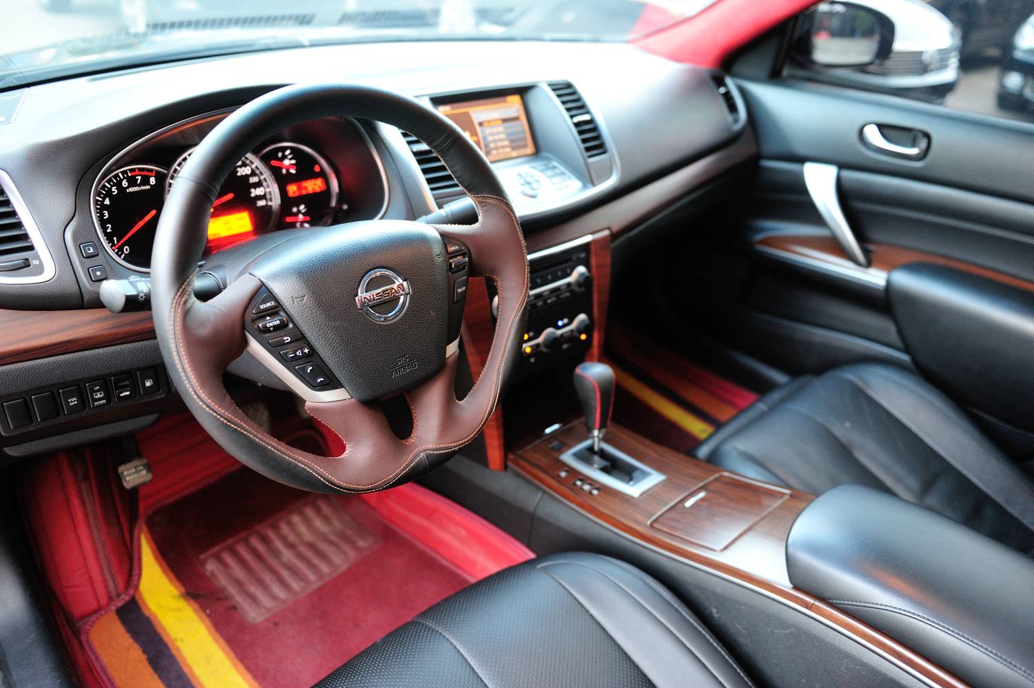 4s店贷款购车不交订金,贷款买车4s店迟迟不交车怎么办