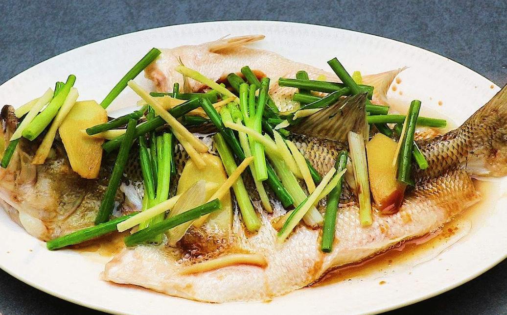 鲤鱼鲫鱼主要吃什么长得快,鲤鱼鲫鱼营养区别