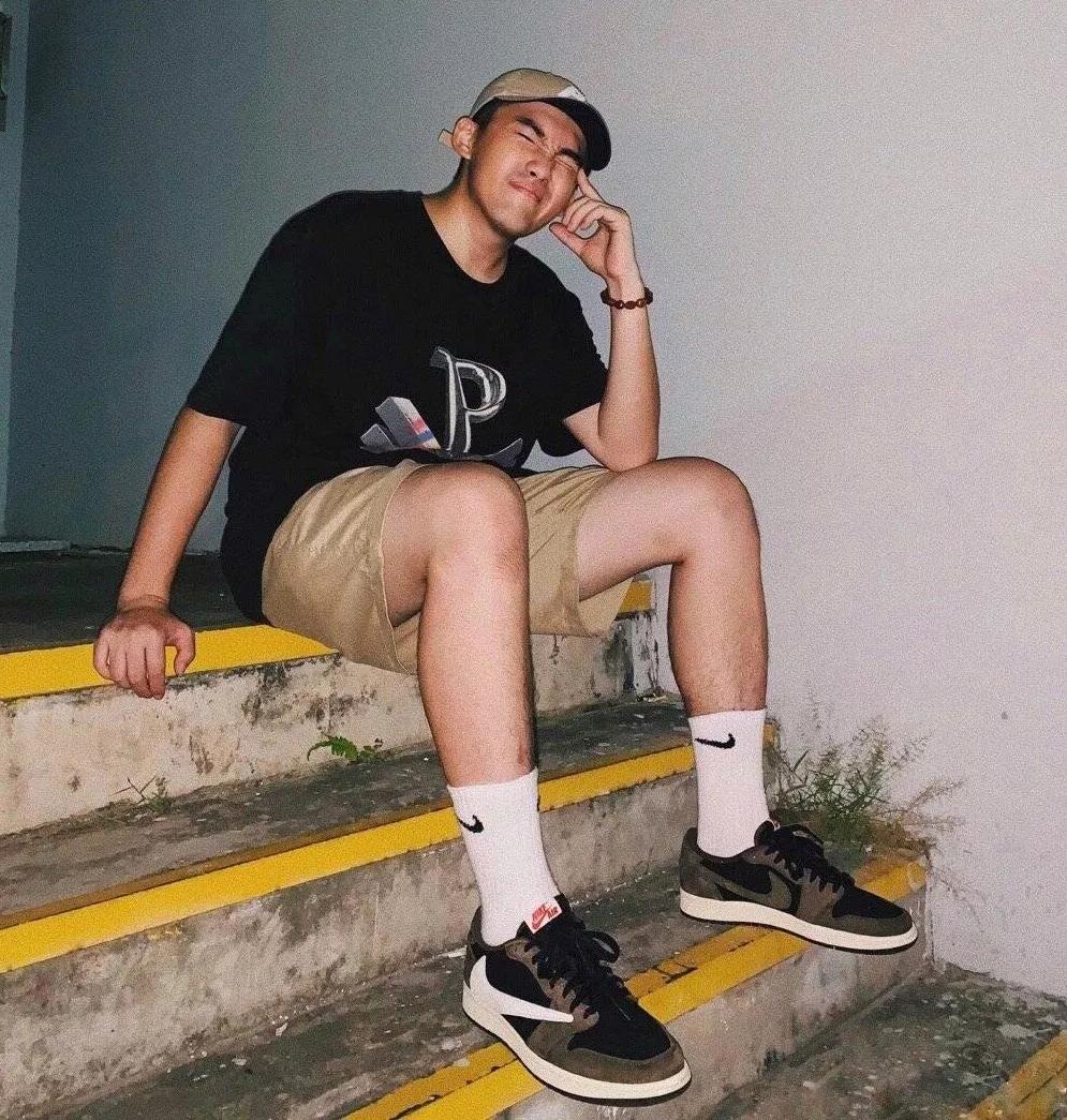 怎样穿有气质学生党男生,现在的年轻男生都怎么穿