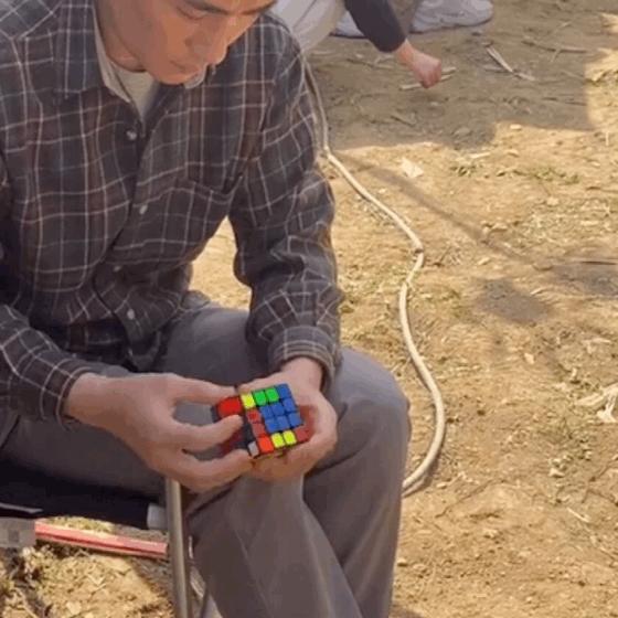 朱一龙还原魔方,4阶魔方朱一龙