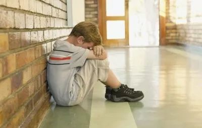 7岁男孩适合格斗吗,让小男孩去学打篮球的好处