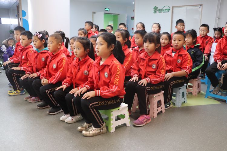 小小少年郎，来把“忠”字讲——太师三附小万科城校区